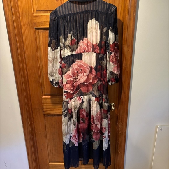Elliatt Upstage Floral Print Maxi Shirtdress Navy Large NWT - Picture 3 of 7